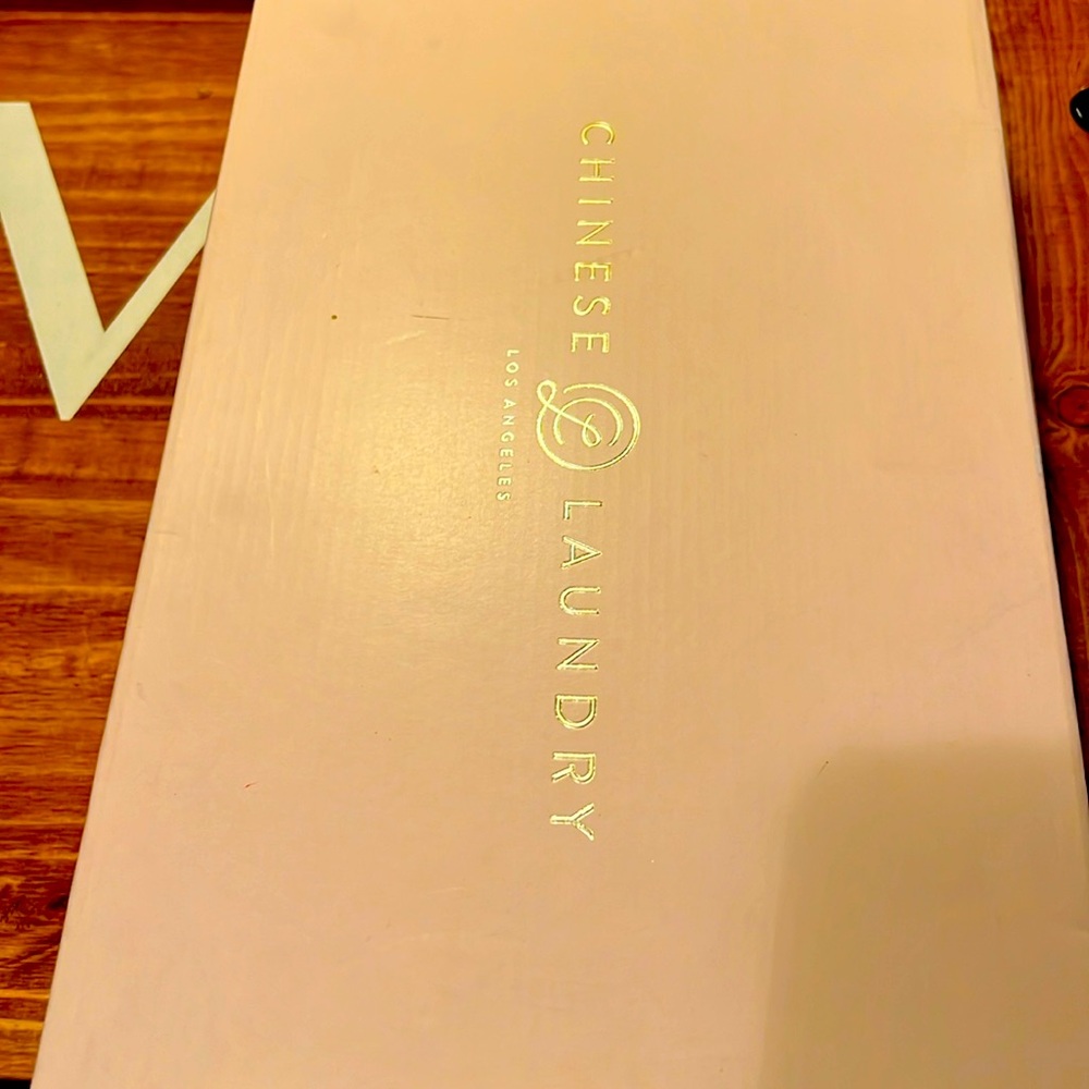 Chinese Laundry 👠